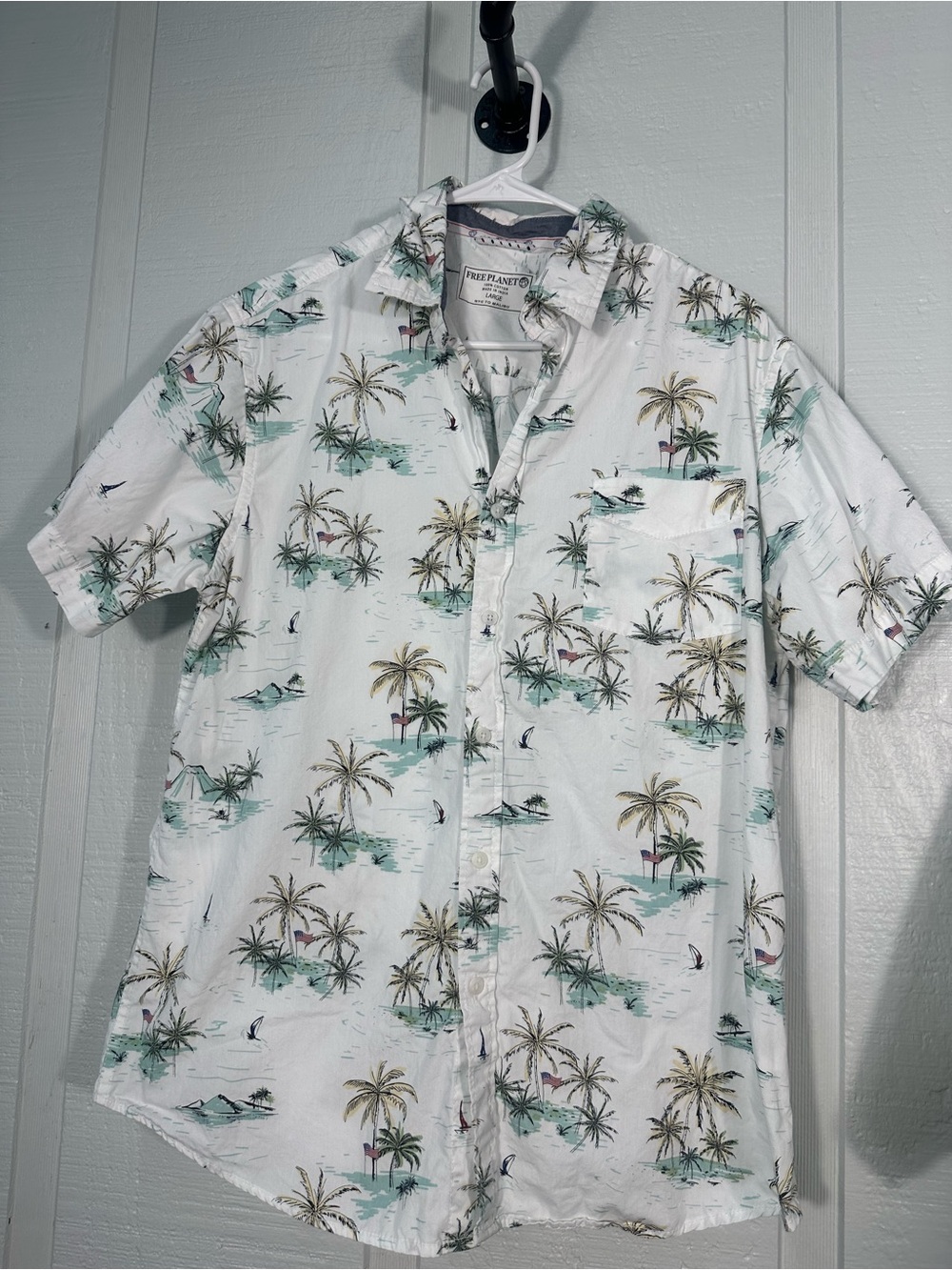 Free Planet Men’s Tropical Shirt Size Large EUC